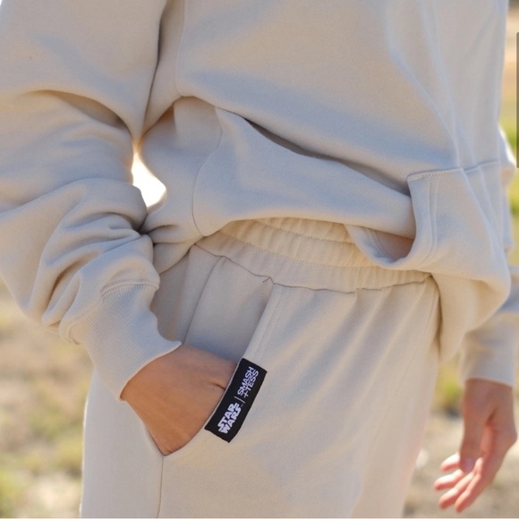 Smash + Tess x Star Wars Droid Joggers - Picture 3 of 9